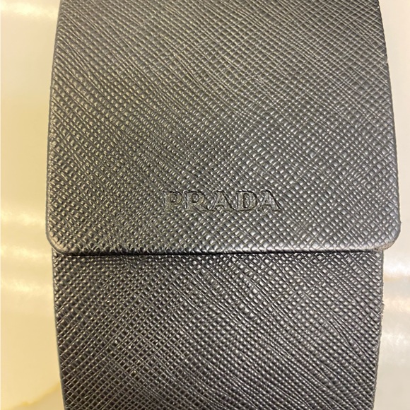 **BARELY USED** Prada Sunglasses with case, box, & cleaning cloth - Picture 3 of 16